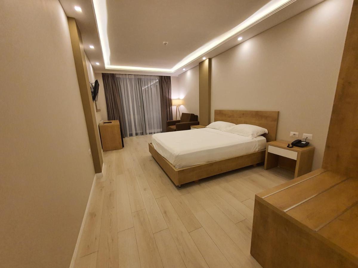 Amber Hotel Albania Spille Exterior photo