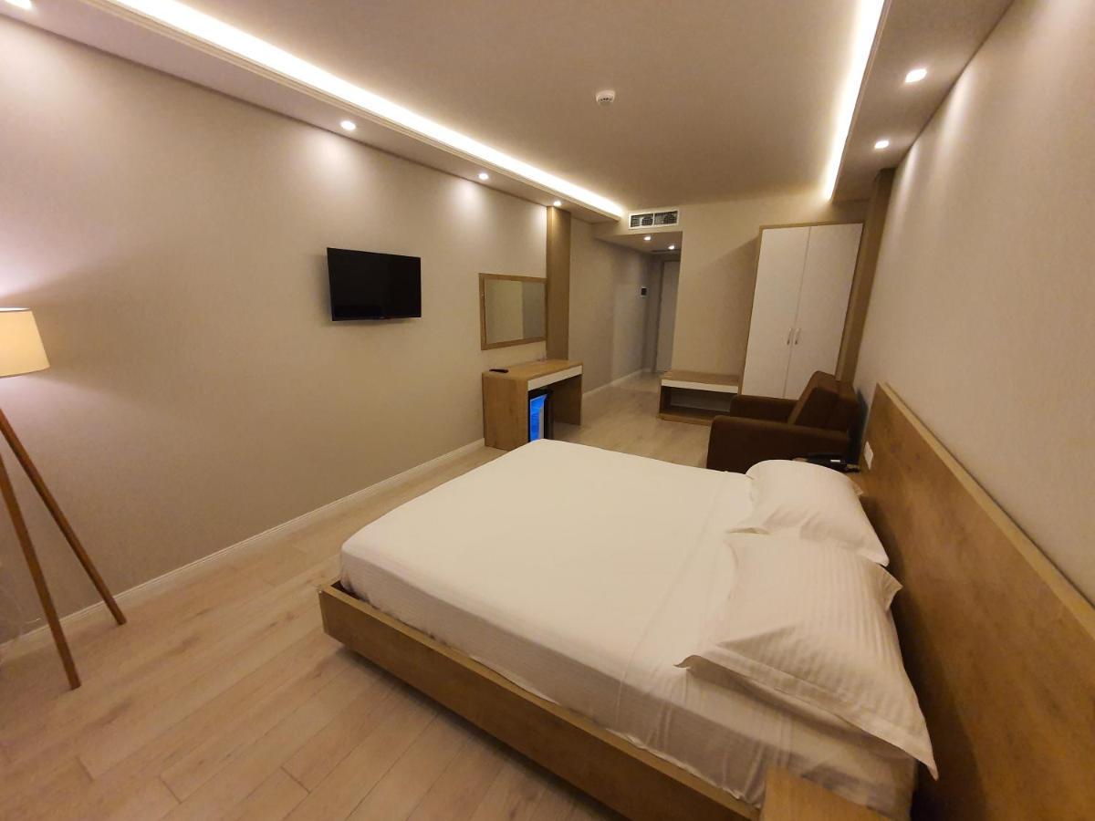 Amber Hotel Albania Spille Exterior photo