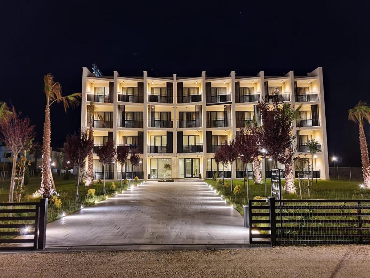 Amber Hotel Albania Spille Exterior photo