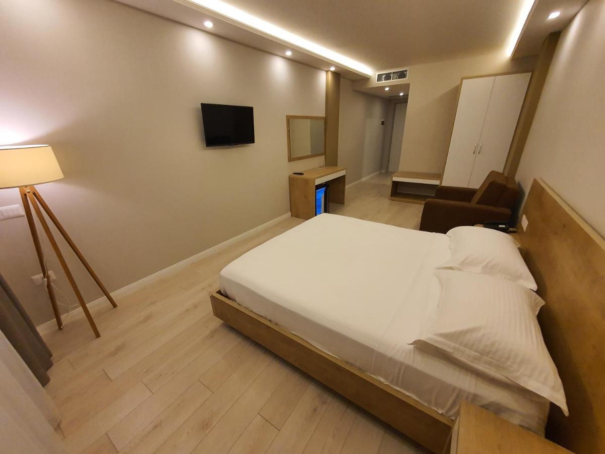 Amber Hotel Albania Spille Exterior photo