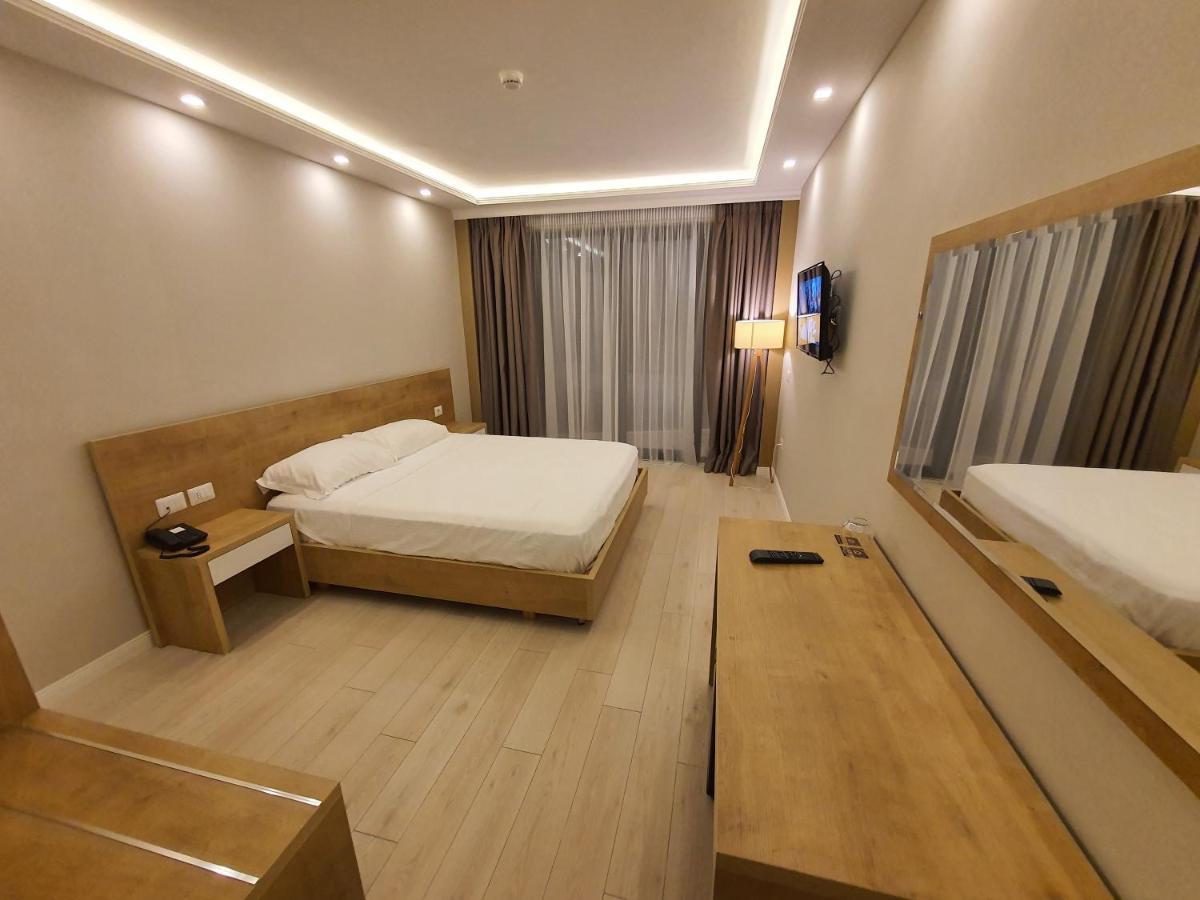 Amber Hotel Albania Spille Exterior photo