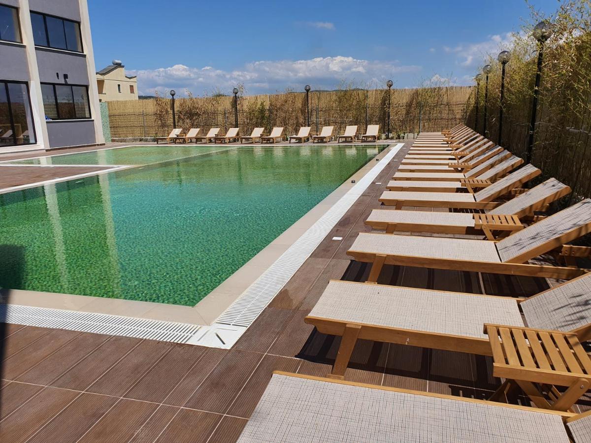 Amber Hotel Albania Spille Exterior photo