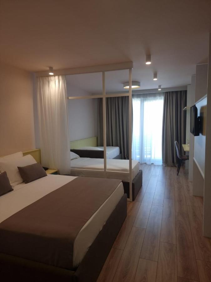 Amber Hotel Albania Spille Exterior photo