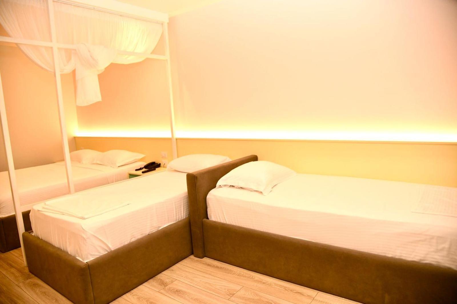 Amber Hotel Albania Spille Exterior photo