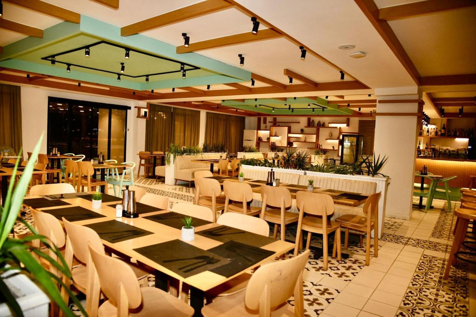 Amber Hotel Albania Spille Exterior photo