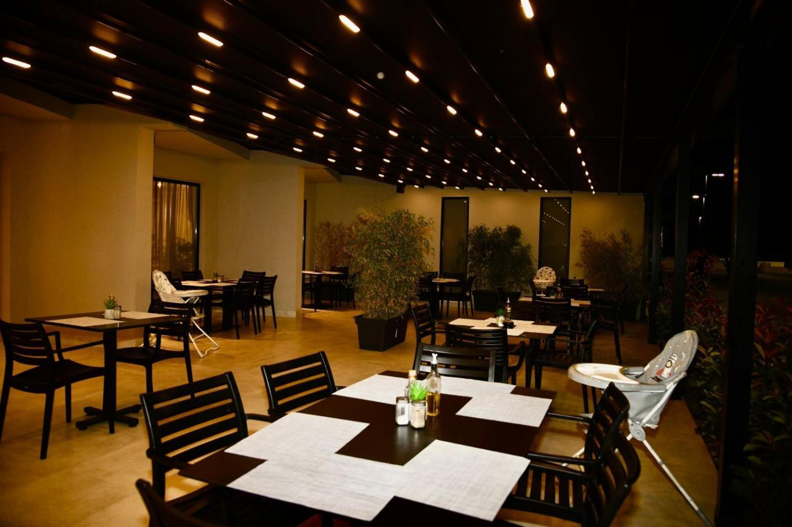 Amber Hotel Albania Spille Exterior photo